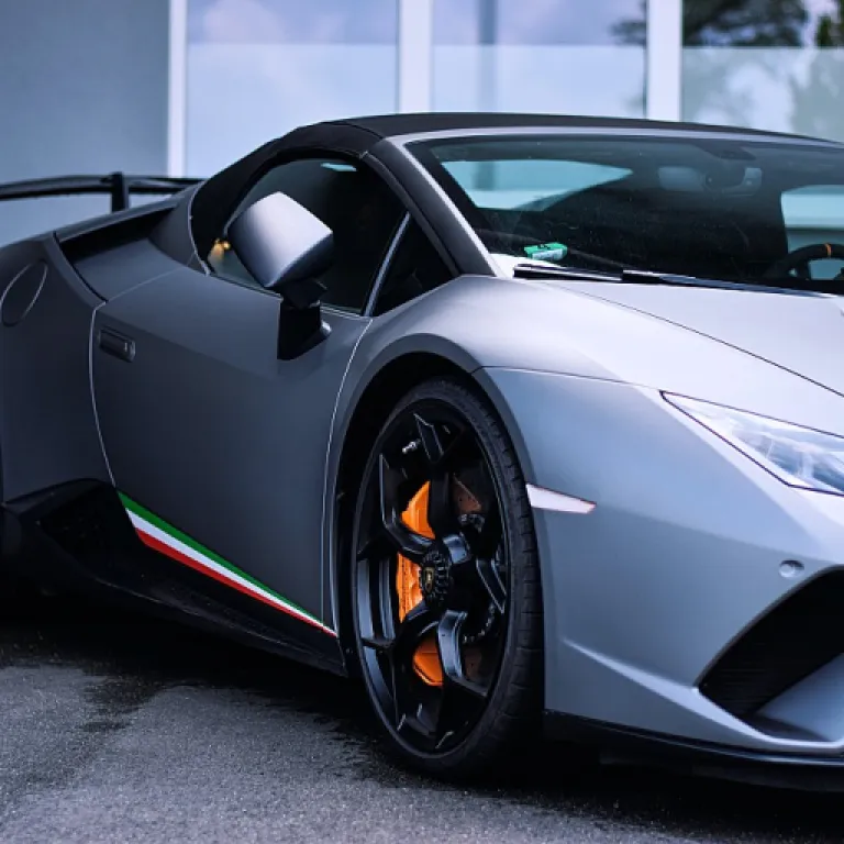 Experience the Thrill of Driving a Lamborghini Aventador