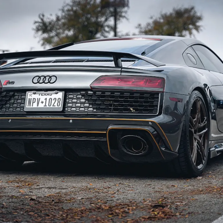 Enhancing comfort and silence with door dampers in luxury cars