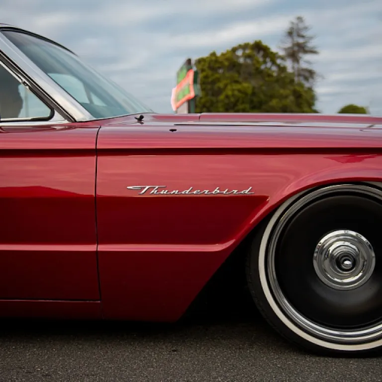 Experience refined luxury: a closer look at the 2010 Cadillac Escalade for sale